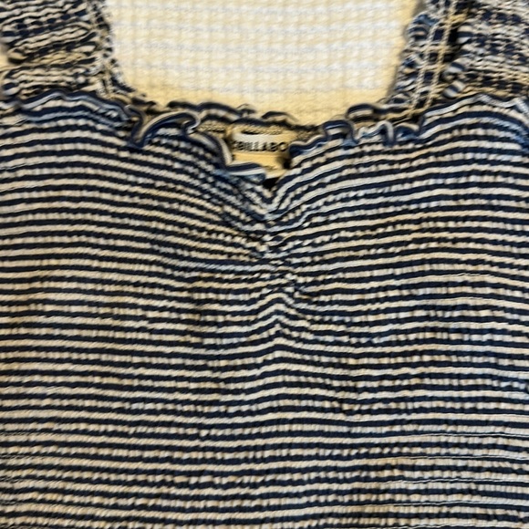 Billabong blue and white striped crop top size medium 💎 - Picture 2 of 4